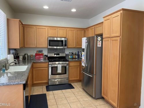 3121 Lisbon Ln, Oxnard CA  93036-5347 exterior