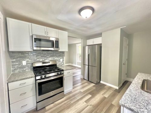 55 Raymond St, United States Coast Guard Ac CT  06320-3831 exterior