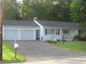 217 Glenbrook Dr, Endicott, NY 13760-4315