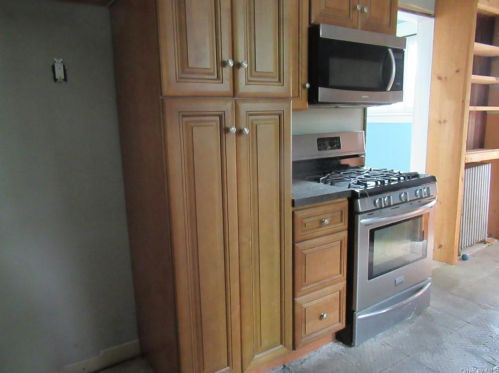 11 Schneider Ave, Highland Falls NY  10928-1409 exterior