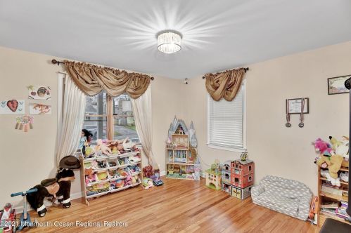 26 Northfield Ave, East Brunswick NJ  08816-3031 exterior
