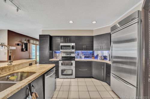 955 203 Ave, Hollywood FL  33029-3440 exterior