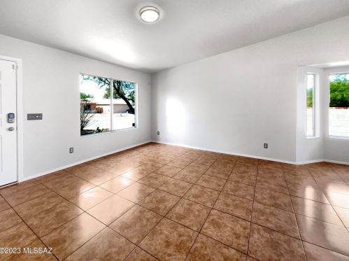 10195 Rainbow Meadow Dr, Tucson AZ  85747-5504 exterior