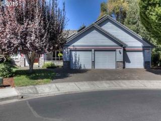 986 Henning Way, Salem, OR 97303-7474