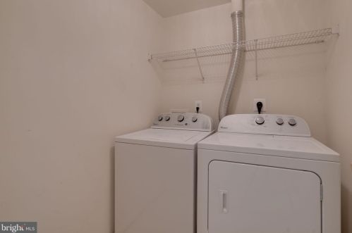 533 Legrace Ter, Leesburg VA  20176-1835 exterior