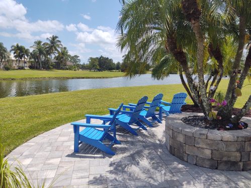 7830 Woodsmuir Dr, West Palm Beach FL  33412-1640 exterior