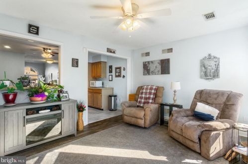 434 Deerfield Dr, Hanover PA  17331-5203 exterior