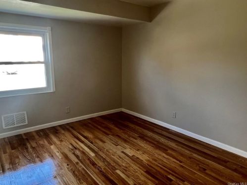 11 Silo Ln, Middletown NY  10940-2603 exterior