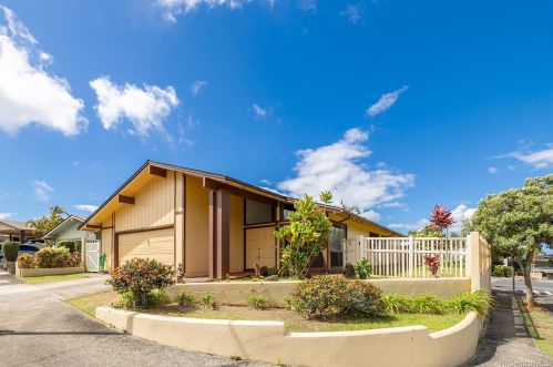 98-1603 Apala Loop, Aiea, HI 96701-1704