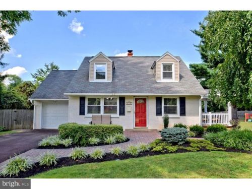 1 Lark Ln, Norristown, PA 19403-2207