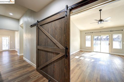 1579 Jasmine Cir, Oakley CA  94561-2652 exterior