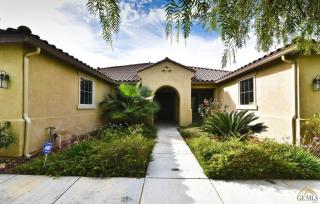 15007 Via Napoli Dr, Bakersfield, CA 93306-9581