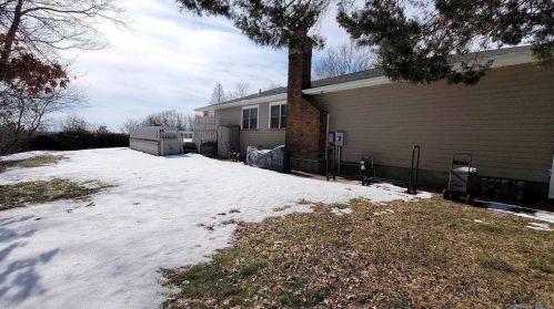 15 Mont Ave, Huntington Station NY 11746-6835 exterior