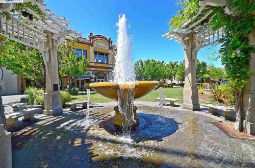 458 Rincon Ave, Livermore CA  94551-6521 exterior