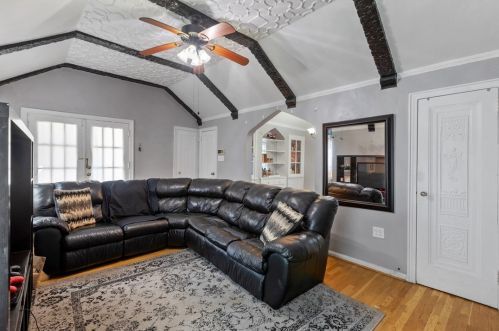 3829 Beechwood Blvd, Pittsburgh PA  15217-2613 exterior