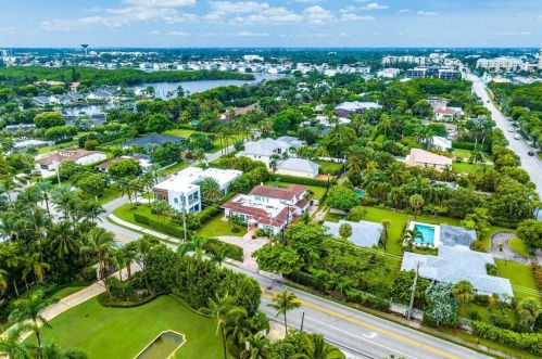 6260 Ocean Blvd, Boynton Beach FL  33435-5212 exterior