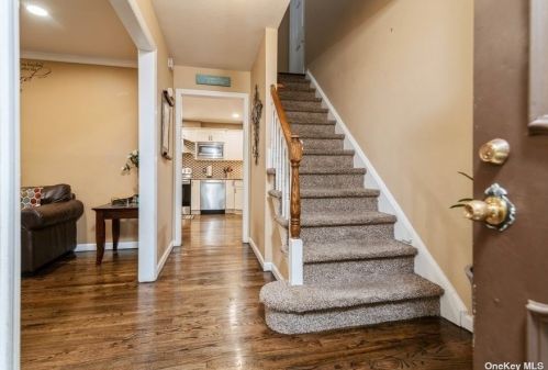 243 Seneca Ave, Huntington Station, NY 11746-8000
