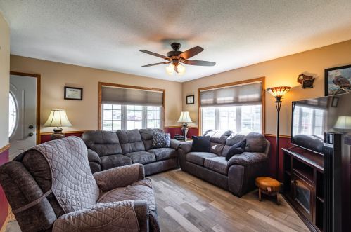 308 Ryan St, Holmen, WI 54636-7308