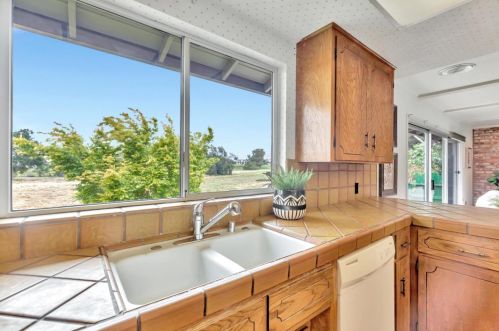 231 Donald Dr, Hollister CA  95023-6361 exterior