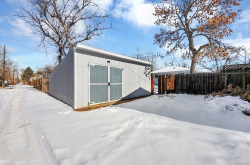 4369 Logan St, Englewood CO  80113-5820 exterior
