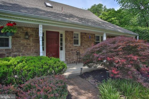 805 Belfry Dr, Blue Bell, PA 19422-1209
