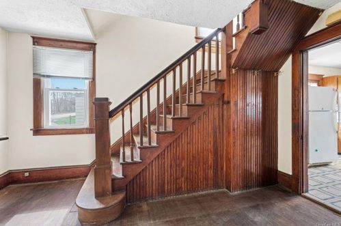 15 Mailler Ave, Cornwall, NY 12518-1366