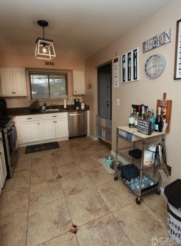 42 Front Ct, Old Bridge NJ  08857-1943 exterior