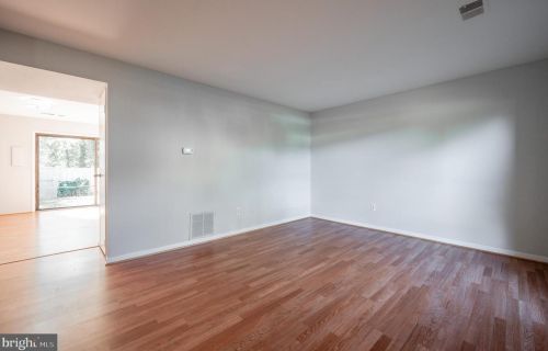 508 Early Fall Ct, Herndon, VA 20170-4202