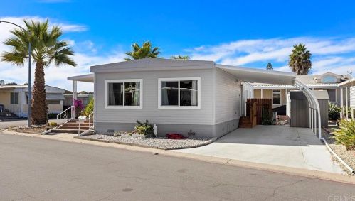 63 Bahia Ln, Oceanside CA  92058-1855 exterior