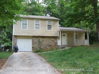 5401 Martins Crossing Rd, Stone Mountain GA  30088-1712 exterior