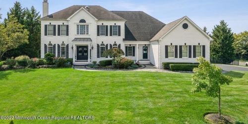 6 Courtney Ct, East Freehold, NJ 07728-9559