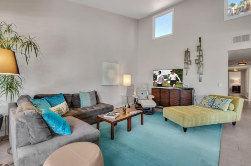 1 Palma Dr, Rancho Mirage CA  92270-3878 exterior