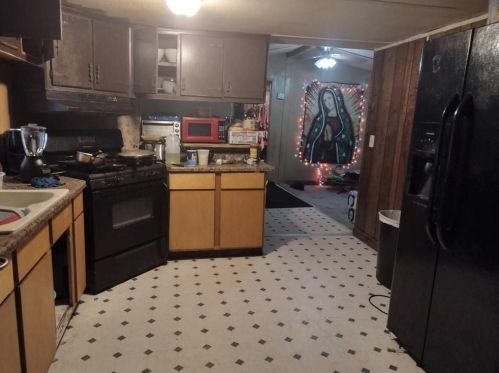 1012 Isaac Ave, Rockdale, TX 76567-2400