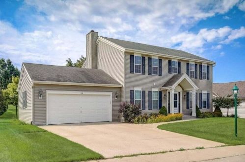 718 Cottonwood Ln, Waterford, WI 53185-2897