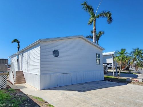 65 Cortez Way, Fort Myers Beach, FL 33931-3402
