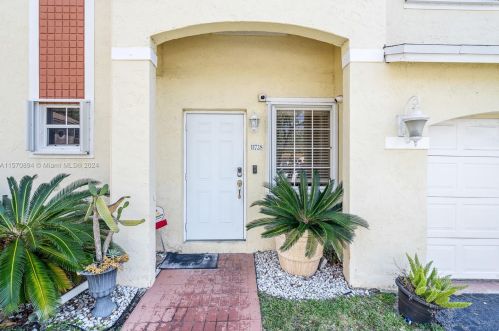 11728 12th St, Hollywood FL  33026-3841 exterior