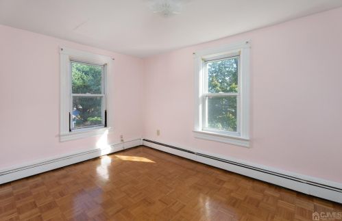 162 Prigmore St, East Brunswick NJ  08816-3176 exterior