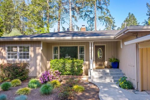 5232 Montecito Ave, Santa Rosa, CA 95404-1943