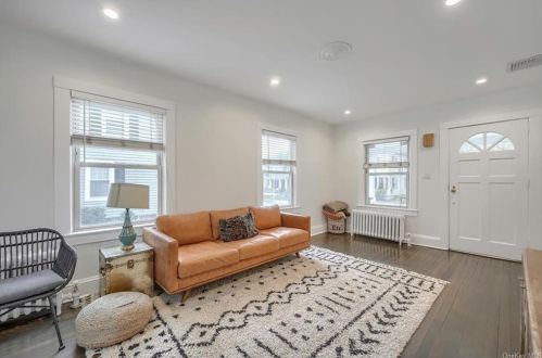 2 Riverside Dr, Airmont NY  10901-5703 exterior