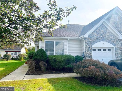 261 Meadowlark Dr, Trenton, NJ 08690-3579