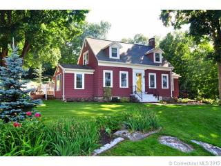 549 May St, Union City, CT 06770-3341