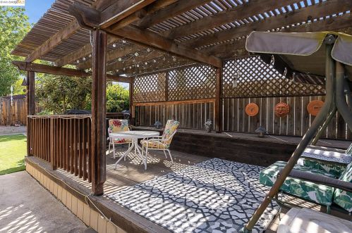 4136 Strathmore Way, North Highlands CA  95660-2853 exterior