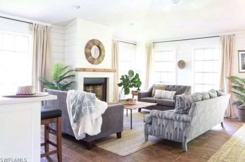 220 Palm Lk Dr, Sanibel FL 33957-5601 exterior