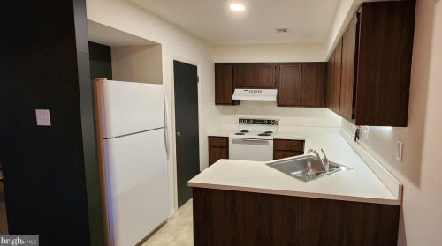 2-7 Aspen Way, Gardenville PA  18901-2746 exterior