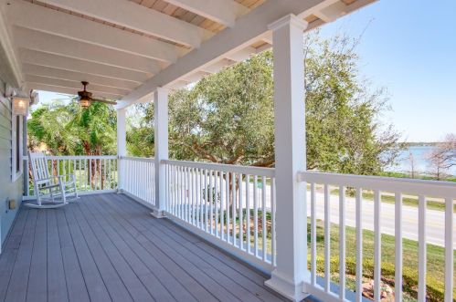 1050 Lake Hollingsworth Dr, Lakeland FL  33803-2267 exterior