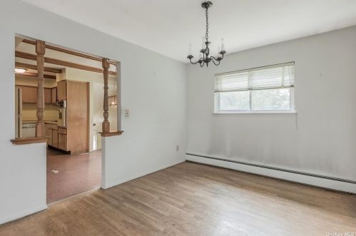 9 Foothill Ln, Elwood NY  11731-4106 exterior