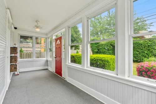 517 Freeport Rd, New Kensington, PA 15068-5428
