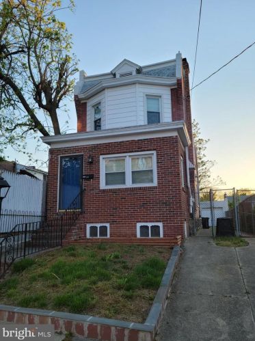 307 31st St, Wilmington, DE 19802-3122