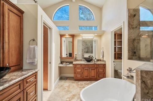 732 Buckingham Dr, Redlands CA  92374-6421 exterior