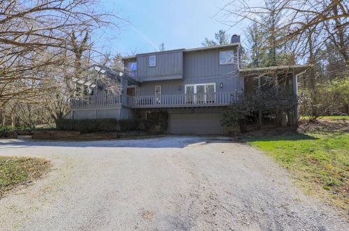 835 Indian Hill Rd, Terrace Park, OH 45174-1052